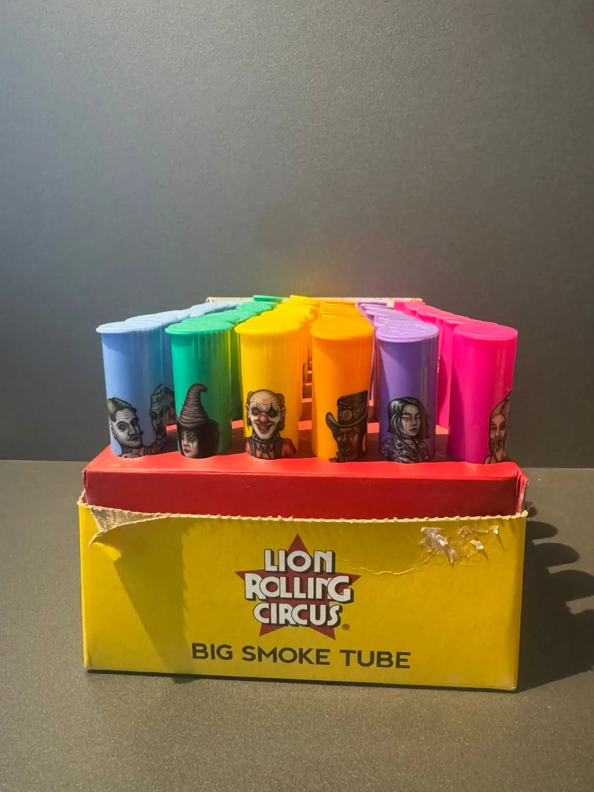 Big Smoke Tube Lion Rolling Circus