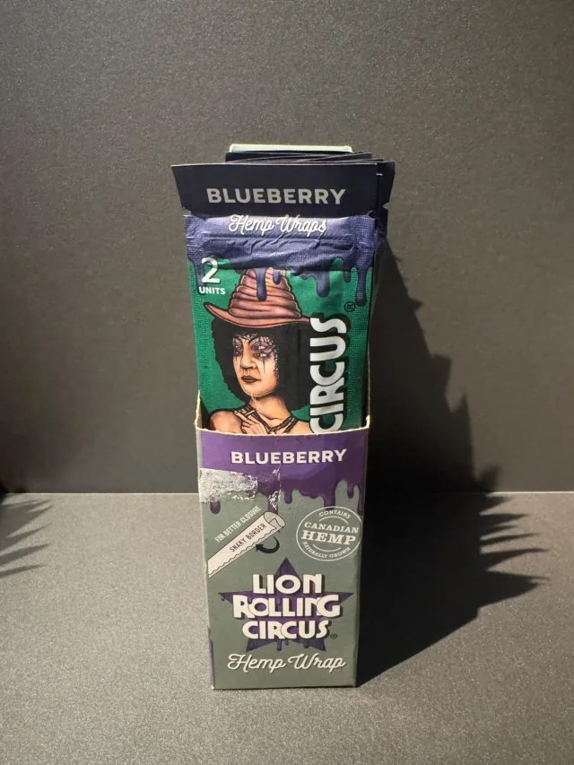 Blunt Lion Rolling Circus Blueberry