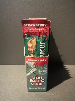 Blunt Lion Rolling Circus Strawberry