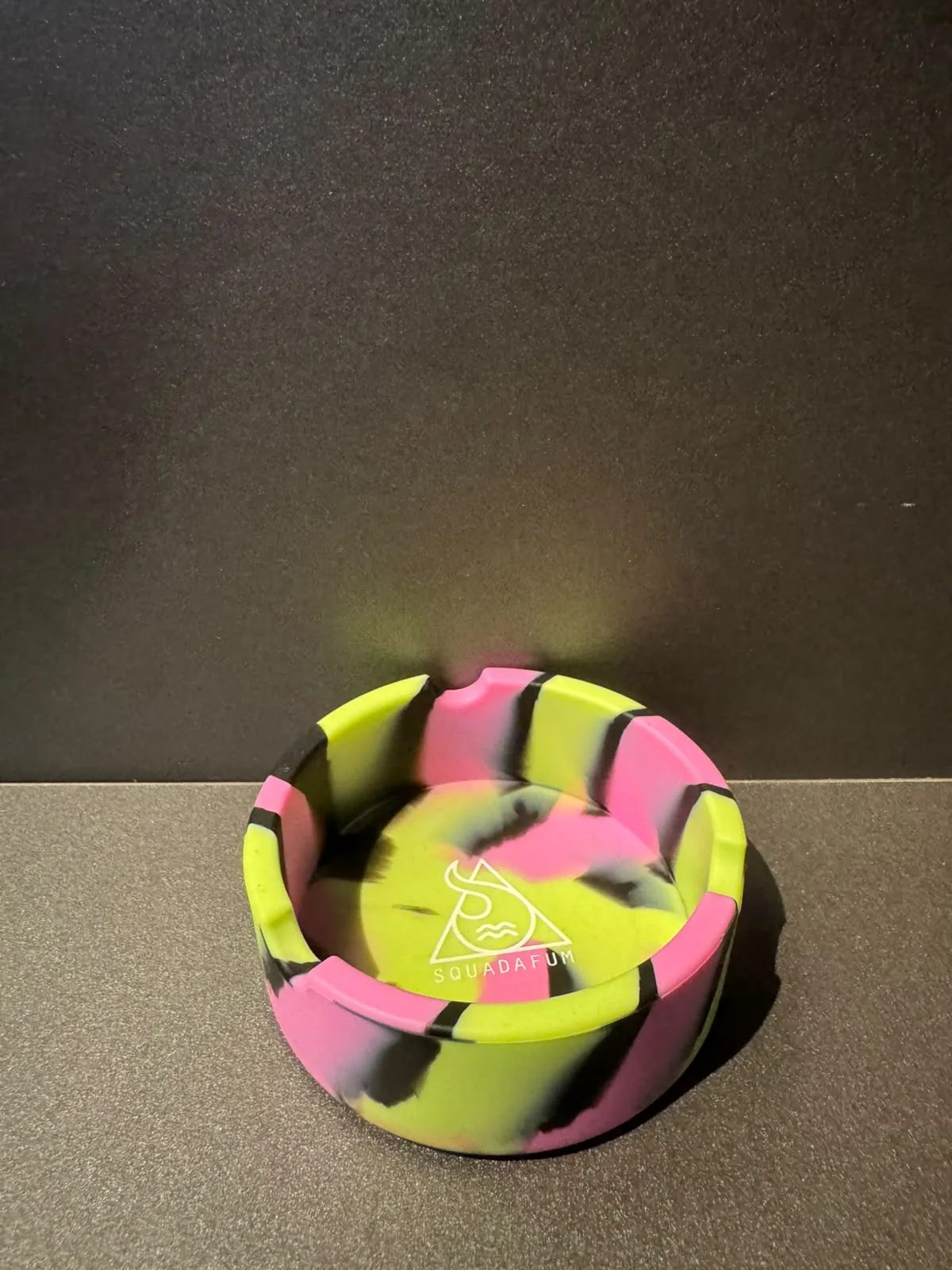 Cinzeiro Squadafum – Rosa, Verde e Preto - Tamanho P