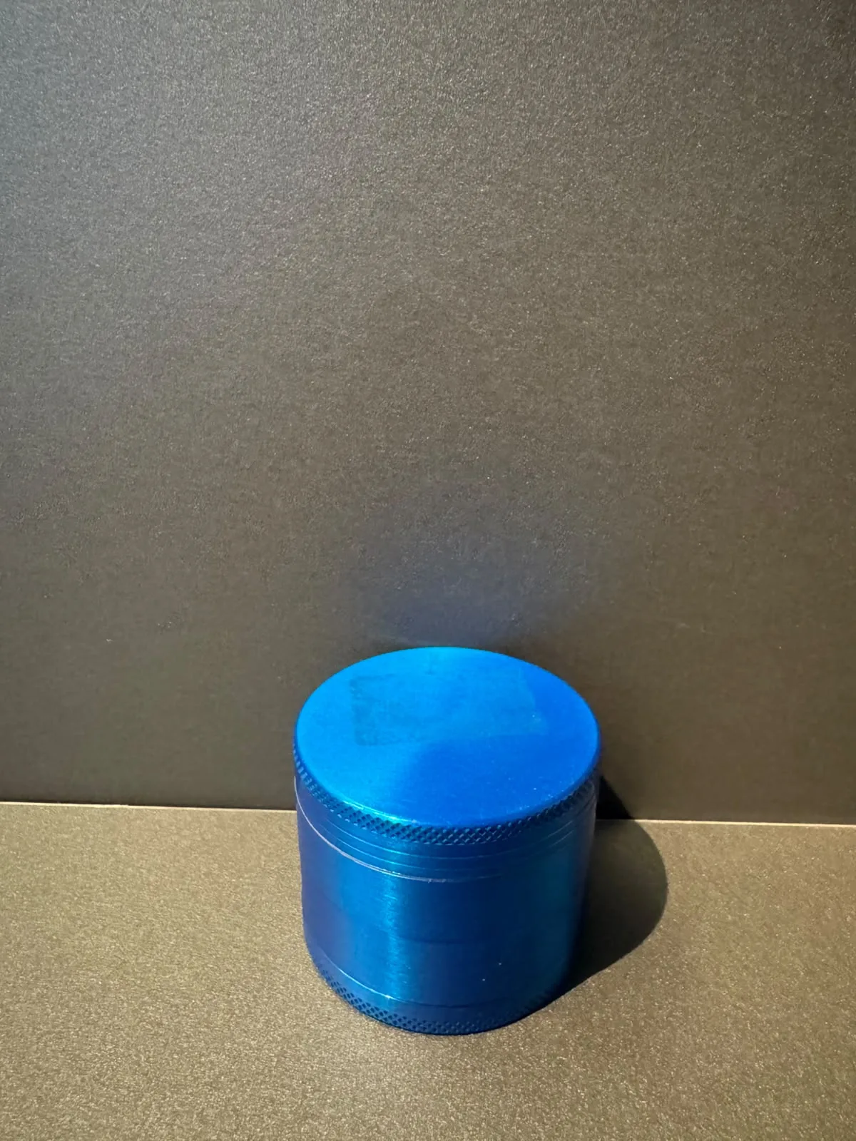 Dichavador de Metal Premium – Azul Metálico 🔹(Grande)