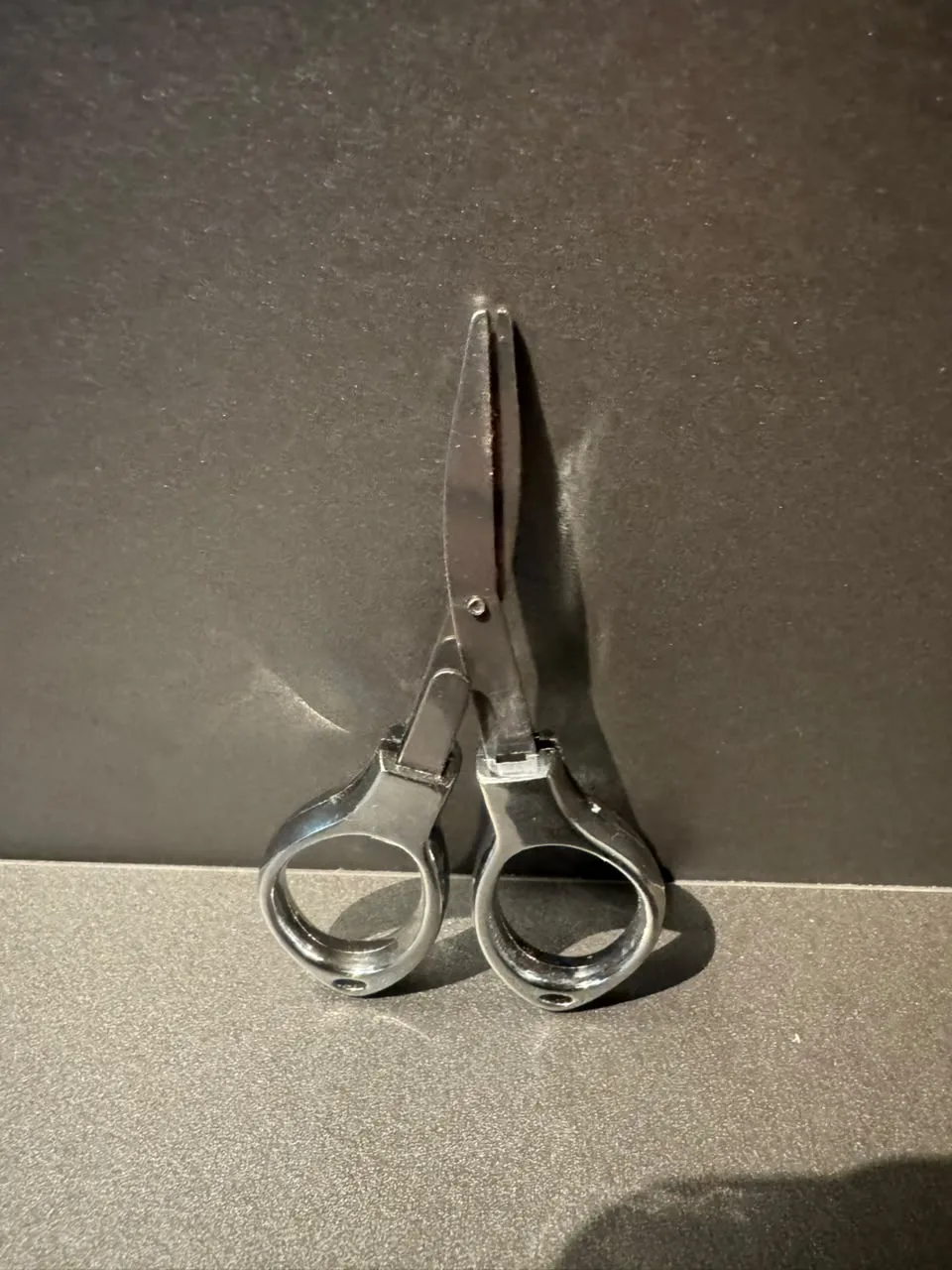 Tesoura Dobrável de Precisão